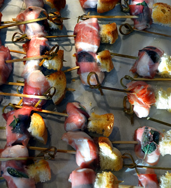 prosciutto and toast skewers